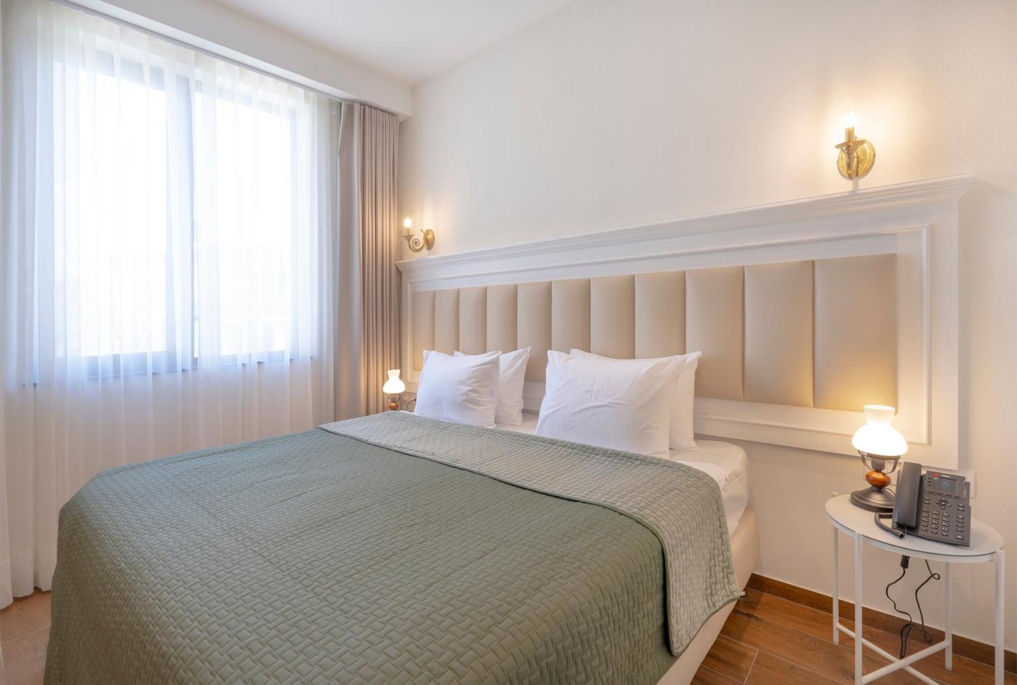 Iris Hotel Tbilissi Extérieur photo