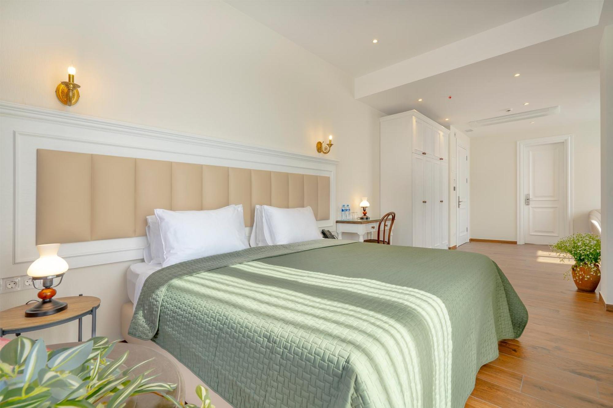 Iris Hotel Tbilissi Extérieur photo